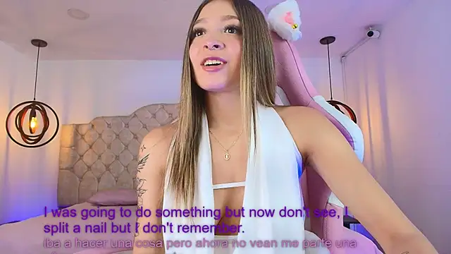 Snapshot of Victoria_Adams14 chatting on 04-27-26, 04:21 Victoria Adams14 online show from 04-27-26, 04:21