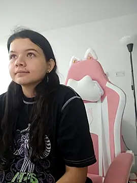 azumiichan online show from 10-22-25, 12:00