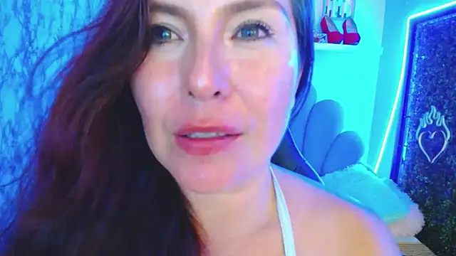 Snapshot of evelyn_mature19 chatting on 03-10-25, 10:13 evelyn mature19 online show from 03-10-25, 10:13