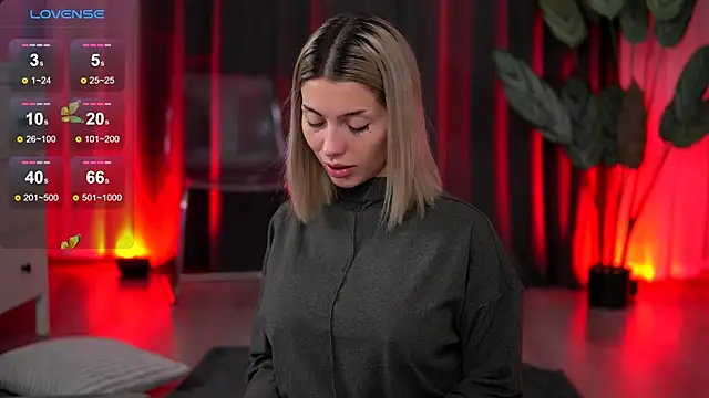 AudreyZanne online show from 12-15-25, 08:18