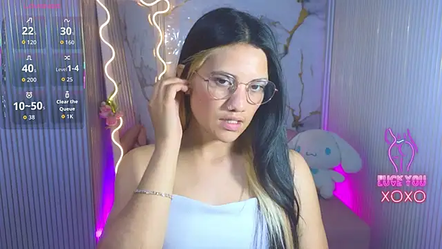 Snapshot of Chiara_tay chatting on 04-18-26, 07:58 Chiara tay online show from 04-18-26, 07:58