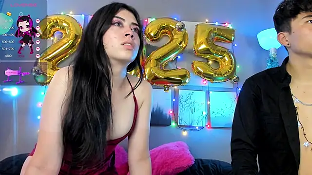 Snapshot of noah_and_rose chatting on 01-01-25, 02:30 noah and rose online show from 01-01-25, 02:30