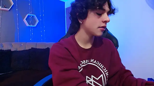 Luke Howland online show from 12-24-24, 06:06