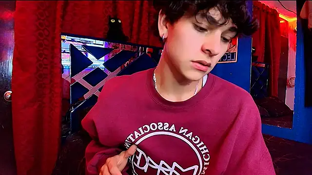 Luke Howland online show from 12-05-25, 01:03