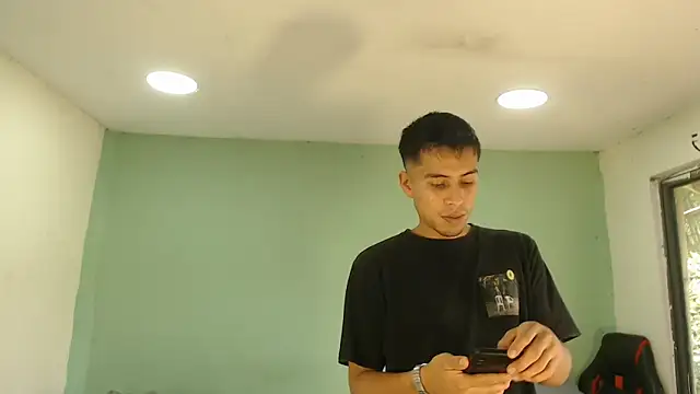 Snapshot of danielitopapuu chatting on 02-17-26, 04:13 danielitopapuu online show from 02-17-26, 04:13