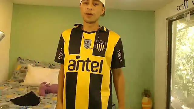 Snapshot of danielitopapuu chatting on 04-10-26, 03:17 danielitopapuu online show from 04-10-26, 03:17