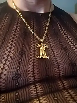 Snapshot of McdyllanXX chatting on 11-24-25, 10:31 McdyllanXX online show from 11-24-25, 10:31