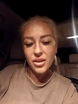 Snapshot of blonda-sexy chatting on 11-02-25, 05:26 blonda-sexy online show from 11-02-25, 05:26