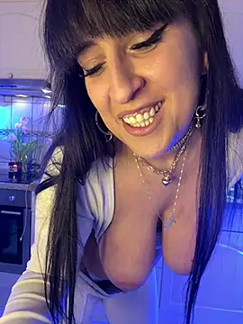 Snapshot of CarolaDrago chatting on 02-17-25, 08:41 CarolaDrago online show from 02-17-25, 08:41