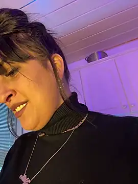Snapshot of CarolaDrago chatting on 02-18-25, 08:16 CarolaDrago online show from 02-18-25, 08:16
