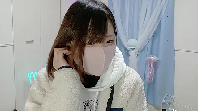 Snapshot of MEI--55 chatting on 02-21-25, 08:51 MEI--55 online show from 02-21-25, 08:51