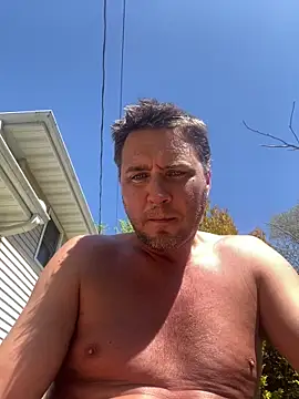 Snapshot of Brando2585 chatting on 05-02-26, 04:12 Brando2585 online show from 05-02-26, 04:12
