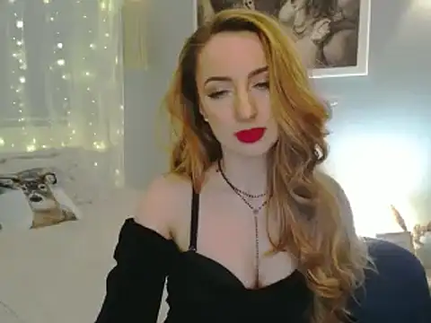 Snapshot of JulietteDiamond chatting on 12-13-24, 12:31 JulietteDiamond online show from 12-13-24, 12:31