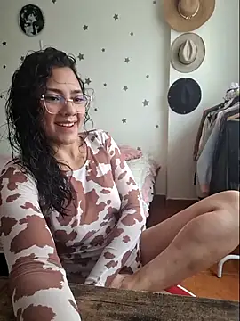 Thaliacooper  online show from 12-16-25, 05:40