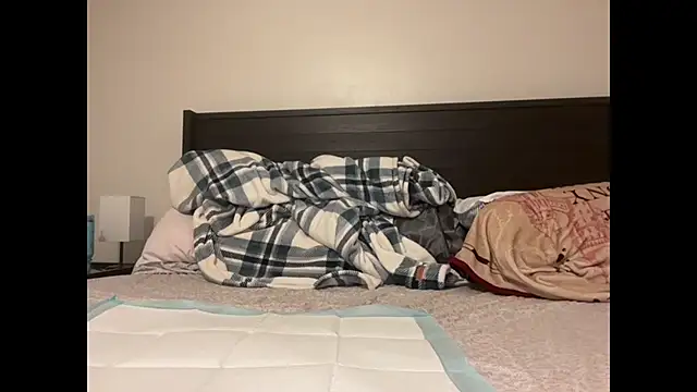 QueenLolaX online show from 10-11-25, 04:01