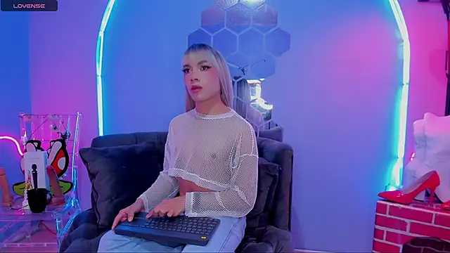 Megan Do Santos online show from 01-06-25, 07:56