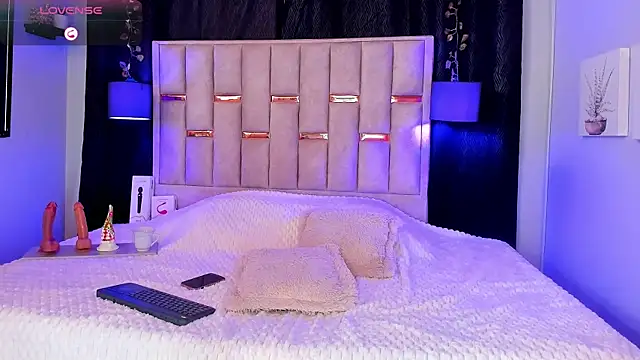 Megan Do Santos online show from 10-13-25, 08:20