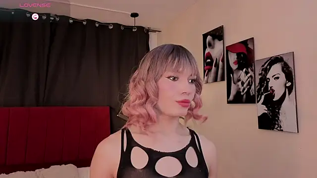 Megan Do Santos online show from 10-14-25, 08:53