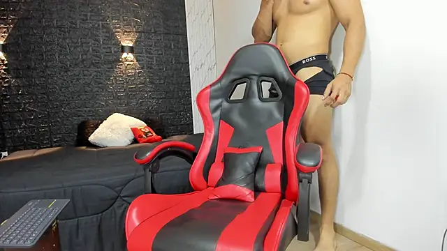 Snapshot of taurus_boy1 chatting on 02-27-26, 11:16 taurus boy1 online show from 02-27-26, 11:16