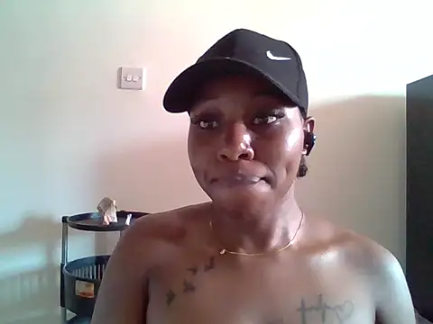 Queen loveer online show from 02-23-26, 08:01