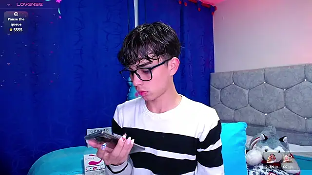 OwenBluee online show from 12-13-24, 10:55