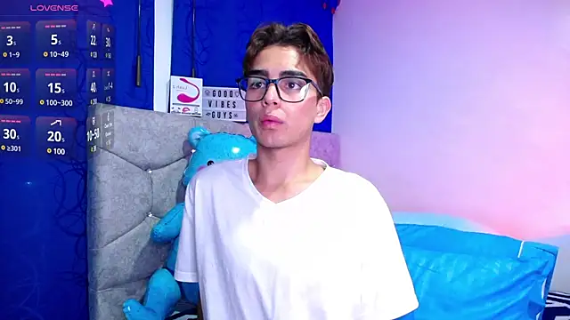 OwenBluee online show from 01-29-25, 06:33