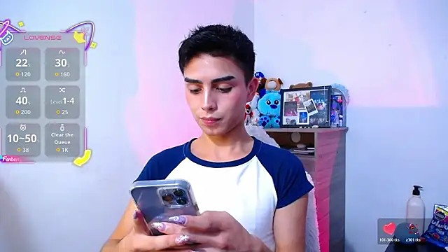 OwenBluee online show from 11-17-25, 05:52