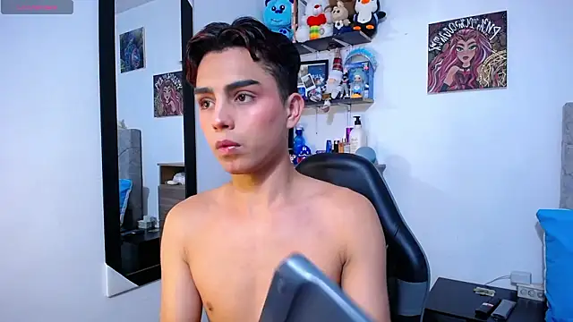 OwenBluee online show from 02-08-26, 05:27