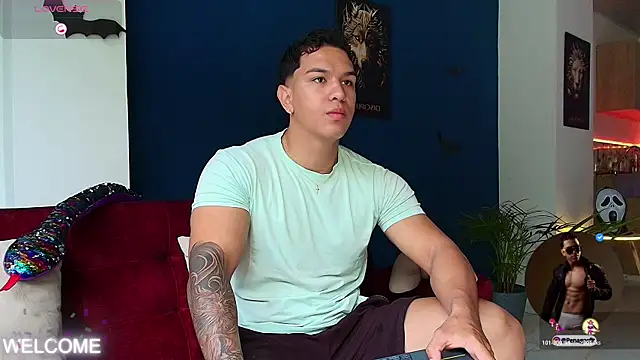 Taylor John online show from 10-30-25, 01:34