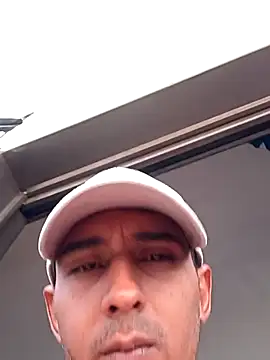 Snapshot of paisa233 chatting on 10-25-25, 07:30 paisa233 online show from 10-25-25, 07:30