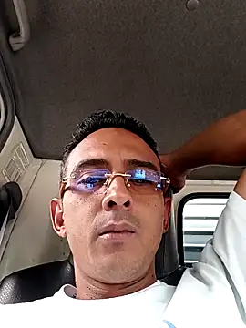 Snapshot of paisa233 chatting on 10-27-25, 04:22 paisa233 online show from 10-27-25, 04:22