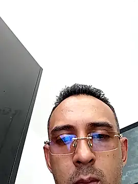 Snapshot of paisa233 chatting on 11-06-25, 06:31 paisa233 online show from 11-06-25, 06:31