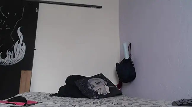 Zafiro subversiva online show from 02-25-25, 05:47