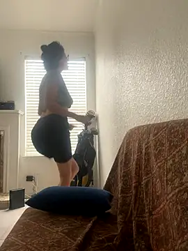 myloveforyouu online show from 10-23-25, 02:49