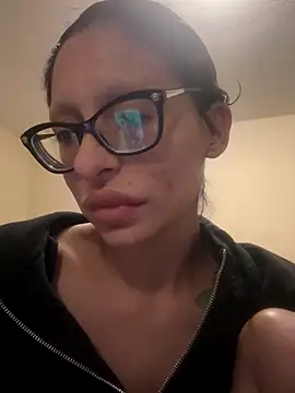 myloveforyouu online show from 12-18-25, 03:45