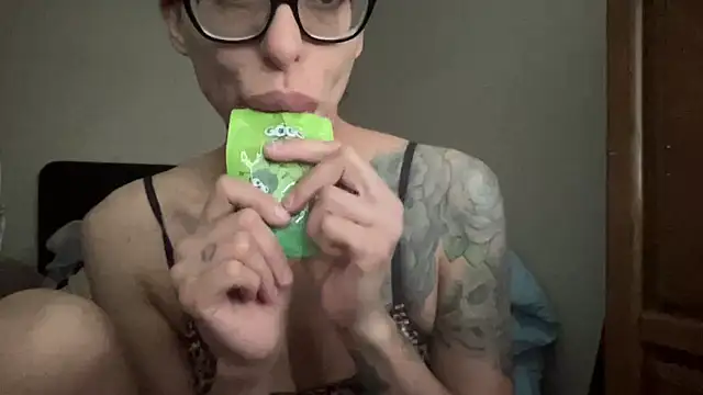 Snapshot of myloveforyouu chatting on 02-27-26, 02:06 myloveforyouu online show from 02-27-26, 02:06