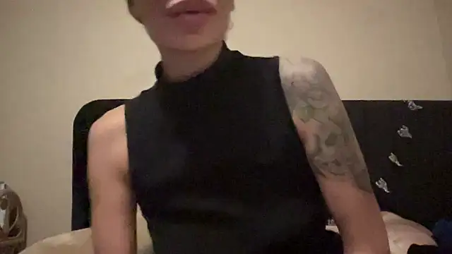 Snapshot of myloveforyouu chatting on 03-26-26, 01:01 myloveforyouu online show from 03-26-26, 01:01