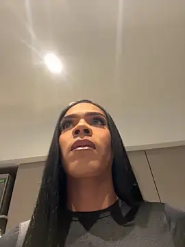 Snapshot of ANGELL06 chatting on 11-01-25, 04:03 ANGELL06 online show from 11-01-25, 04:03