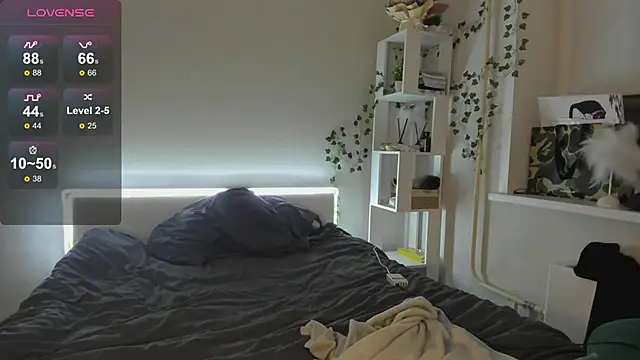 Tune Godness online show from 12-22-24, 10:58