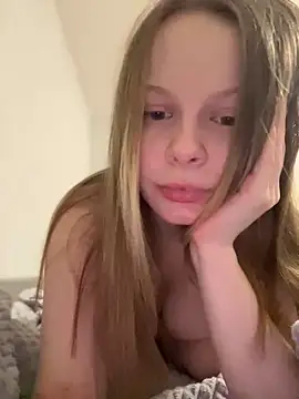 Snapshot of wrenlie chatting on 02-04-25, 05:12 wrenlie online show from 02-04-25, 05:12