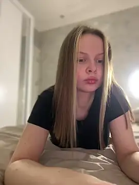 Snapshot of wrenlie chatting on 05-06-26, 07:19 wrenlie online show from 05-06-26, 07:19