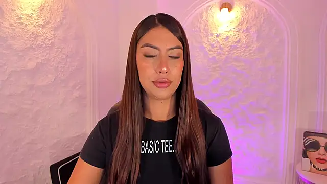 Snapshot of ArianaDumont chatting on 09-18-25, 11:45 ArianaDumont online show from 09-18-25, 11:45