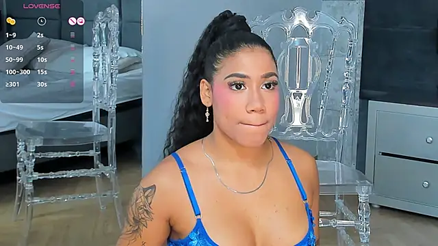 Snapshot of Salome_Diaz_ chatting on 02-06-25, 01:05 Salome Diaz online show from 02-06-25, 01:05