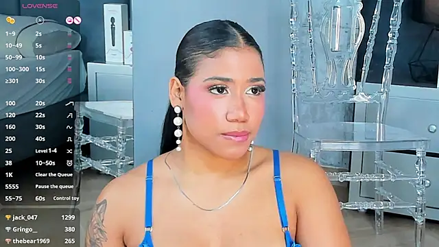 Snapshot of Salome_Diaz_ chatting on 02-17-25, 10:36 Salome Diaz online show from 02-17-25, 10:36