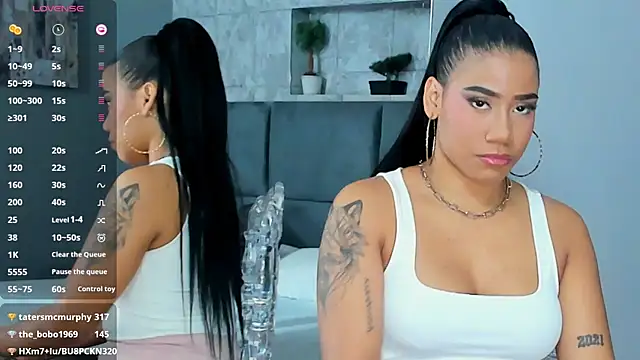 Snapshot of Salome_Diaz_ chatting on 03-04-25, 04:30 Salome Diaz online show from 03-04-25, 04:30