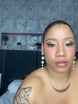 Snapshot of Salome_Diaz_ chatting on 03-12-25, 05:17 Salome Diaz online show from 03-12-25, 05:17