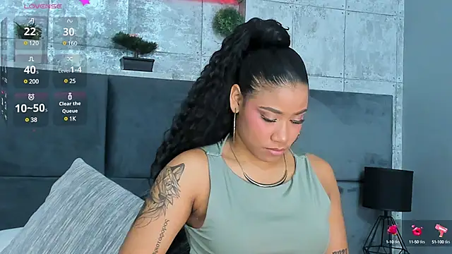 Snapshot of Salome_Diaz_ chatting on 03-22-25, 12:46 Salome Diaz online show from 03-22-25, 12:46