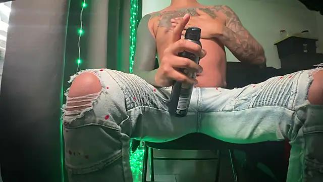 Snapshot of WyattBBC chatting on 12-06-24, 06:17 WyattBBC online show from 12-06-24, 06:17