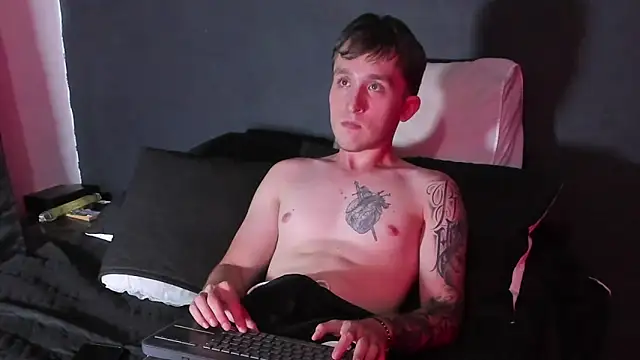 Snapshot of Dylanwhite23_ chatting on 09-25-25, 12:14 Dylanwhite23 online show from 09-25-25, 12:14