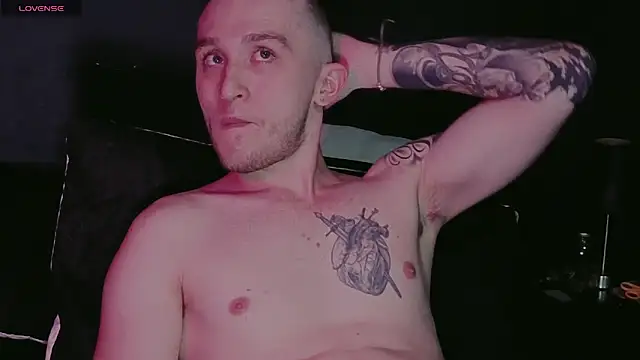 Dylanwhite23  online show from 02-04-26, 03:45